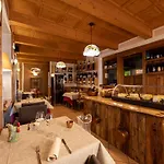 Mont Velan & Restaurant 2*