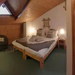 Отель Mont Velan & Restaurant