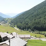 Mont Velan & Restaurant 2*