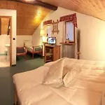 Hotel Mont Velan & Restaurant