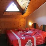 Mont Velan & Restaurant Отель Этрубль