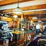 Mont Velan & Restaurant Отель