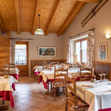 Mont Velan & Restaurant Отель 2*
