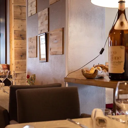 Mont Velan & Restaurant 2*
