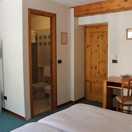 Hotel Mont Velan & Restaurant 2*