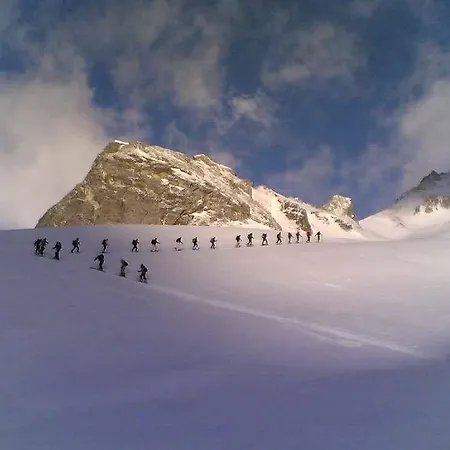 Mont Velan & Restaurant Hotel 2*