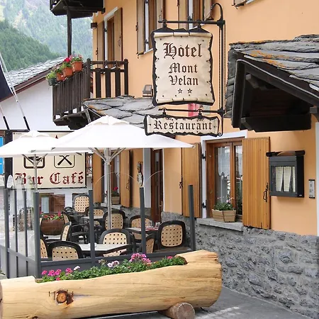 Mont Velan & Restaurant 2*