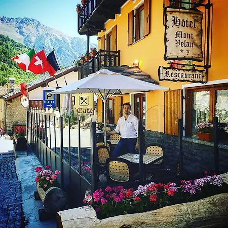 Mont Velan & Restaurant Отель