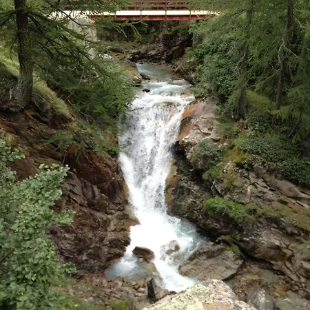 Mont Velan & Restaurant Отель