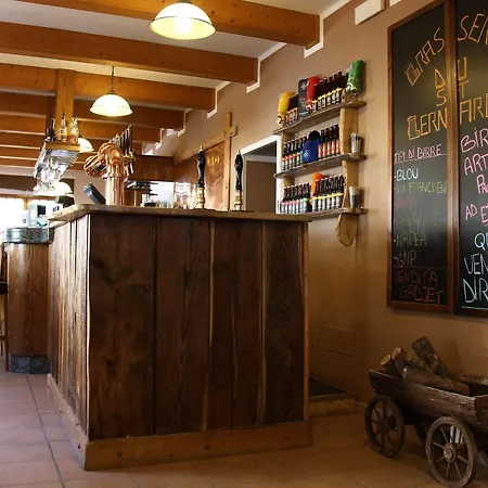 Mont Velan & Restaurant מלון