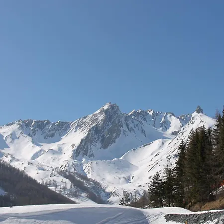 Hotel Mont Velan & Restaurant Saint-Oyen