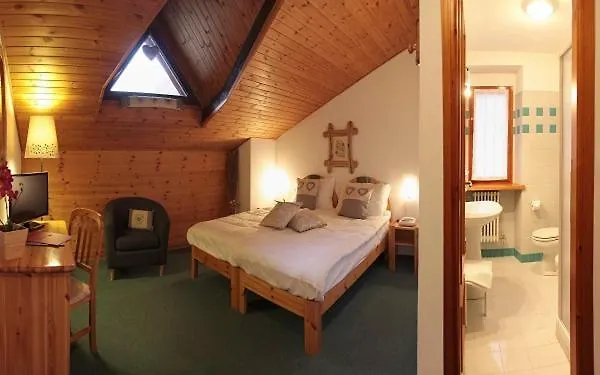 Mont Velan & Restaurant إتروبليس