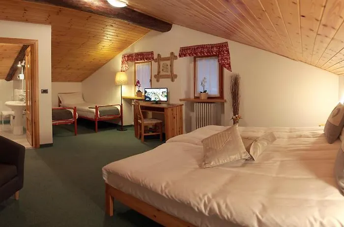 Mont Velan & Restaurant 2* إتروبليس