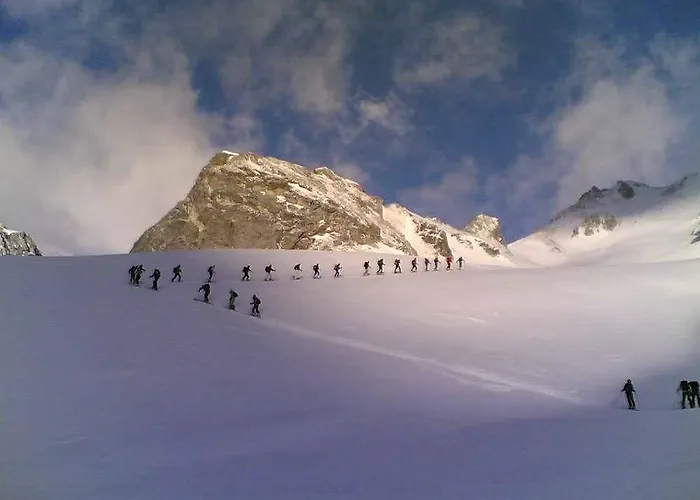 Mont Velan & Restaurant فندق 2*