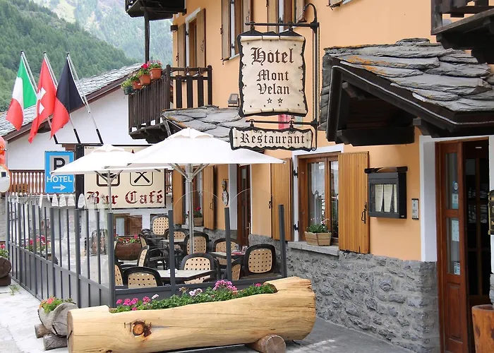 Mont Velan & Restaurant 2*