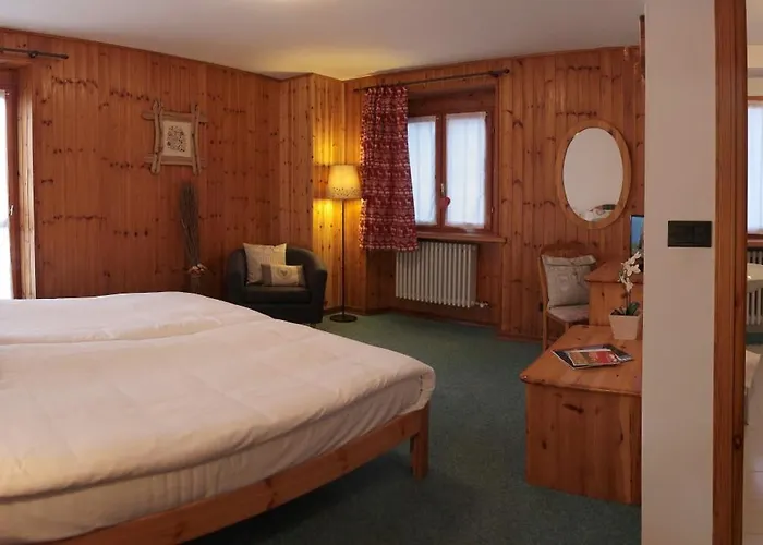 Mont Velan & Restaurant 2* إتروبليس