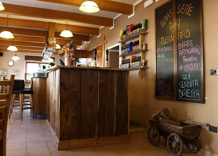 Mont Velan & Restaurant فندق